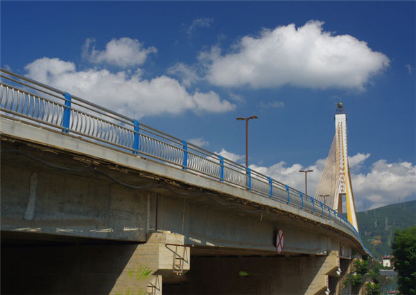 阿拉尔不锈钢桥梁护栏常见问题及其解决方案
